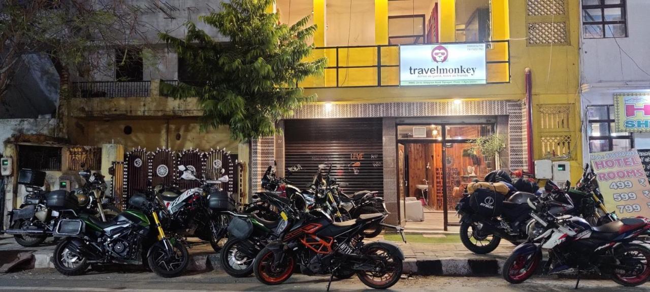 Travel Monkey Hostel Agra  Exterior photo
